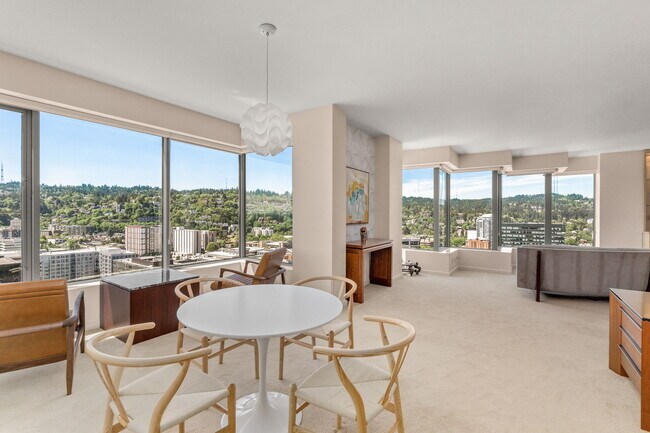 Building Photo - 1414 SW 3rd Ave