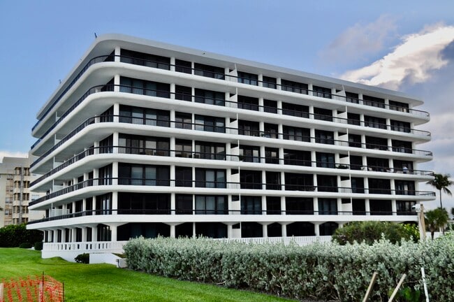 Building Photo - 2660 S Ocean Blvd