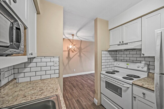 Building Photo - 2353 Shelley St