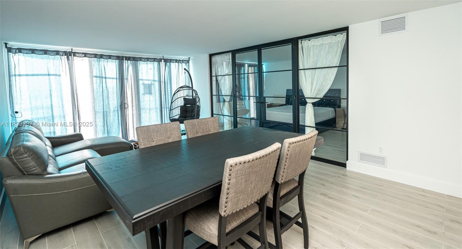Building Photo - 18081 Biscayne Blvd