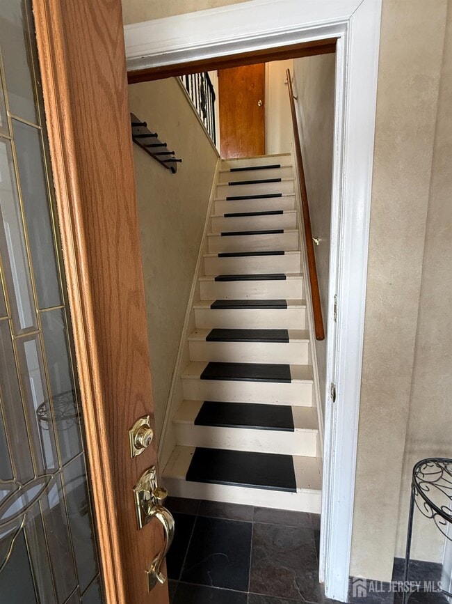 Building Photo - 20 Broadway