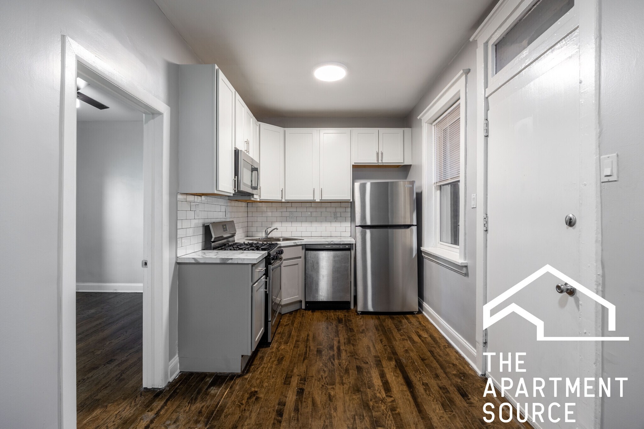 Building Photo - 6259 N Lakewood Ave