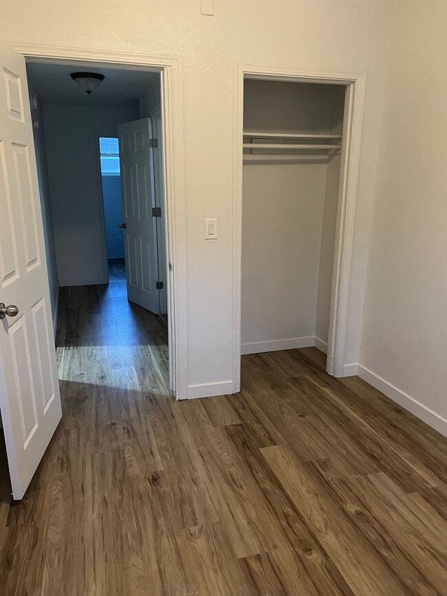 Building Photo - 3BED 2.5BATH HOME NEAR DOWNTOWN