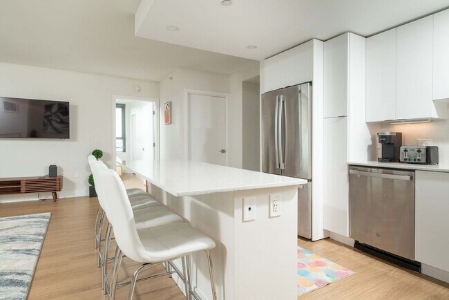 Building Photo - 677-679 Washington Street-SI ID1322145P