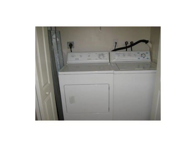 Building Photo - 15750 SW 92nd Ave