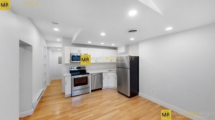 Building Photo - 398 Beacon St