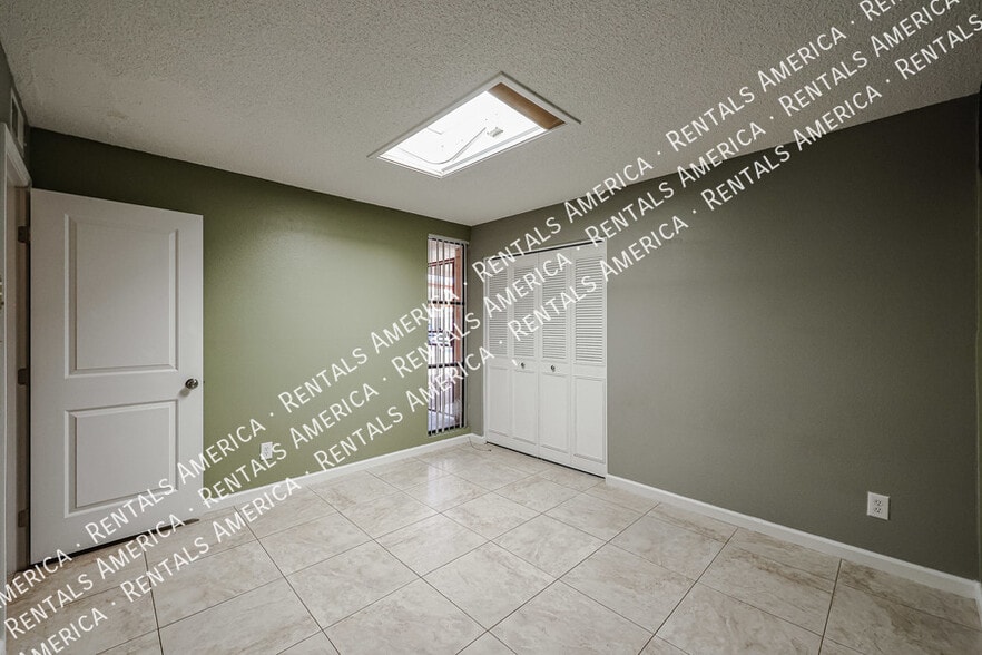 Building Photo - 3214 S El Camino Dr