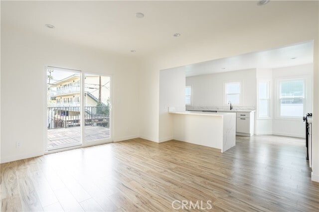 Building Photo - 738 S Stanley Ave