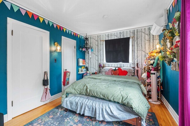 Building Photo - Historic Charm Meets Modern Living – Stunning 5 Bedroom Home on Iconic Myrtle Avenue