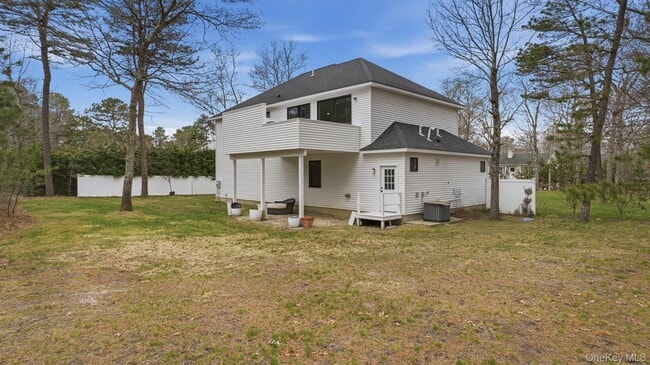 Building Photo - 420 Maple Ave S