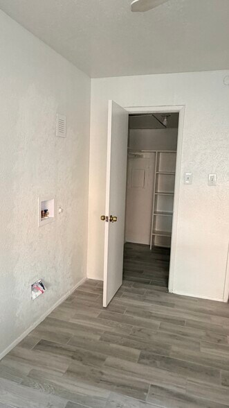 Building Photo - 8057 Meadow Rd