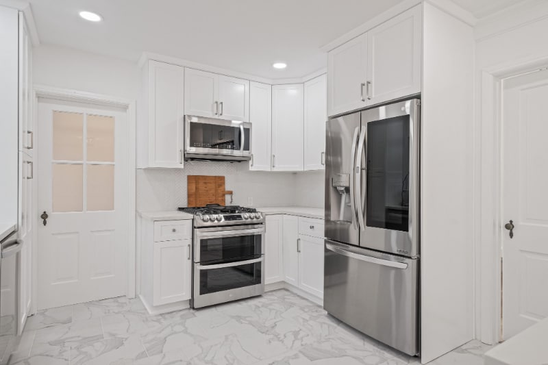 Building Photo - 10527 Le Conte Ave