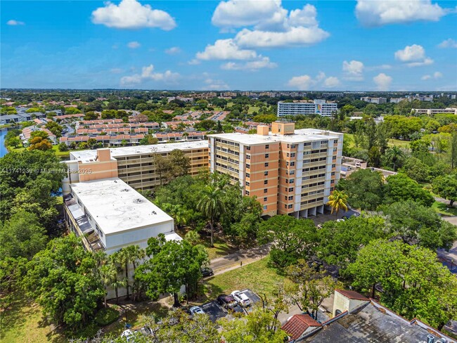 Building Photo - 3301 Spanish Moss Terrace