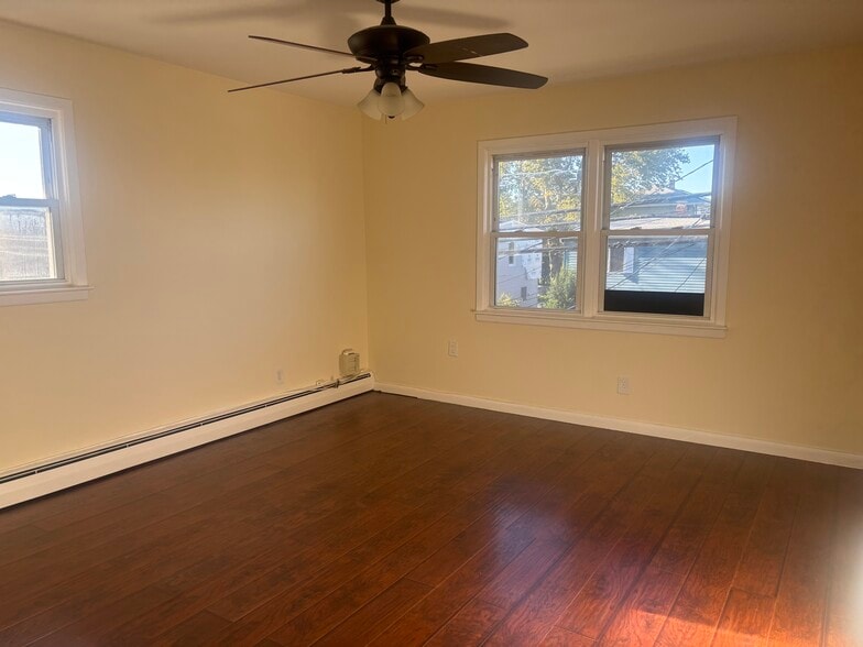 Building Photo - 119 Church St