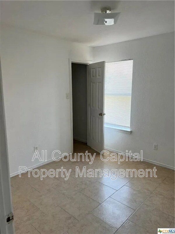 Building Photo - 1507 Dugger Cir