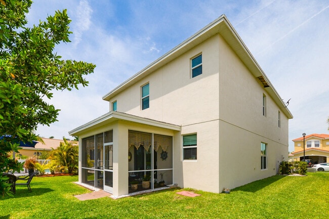 Building Photo - 713 NW Leonardo Cir