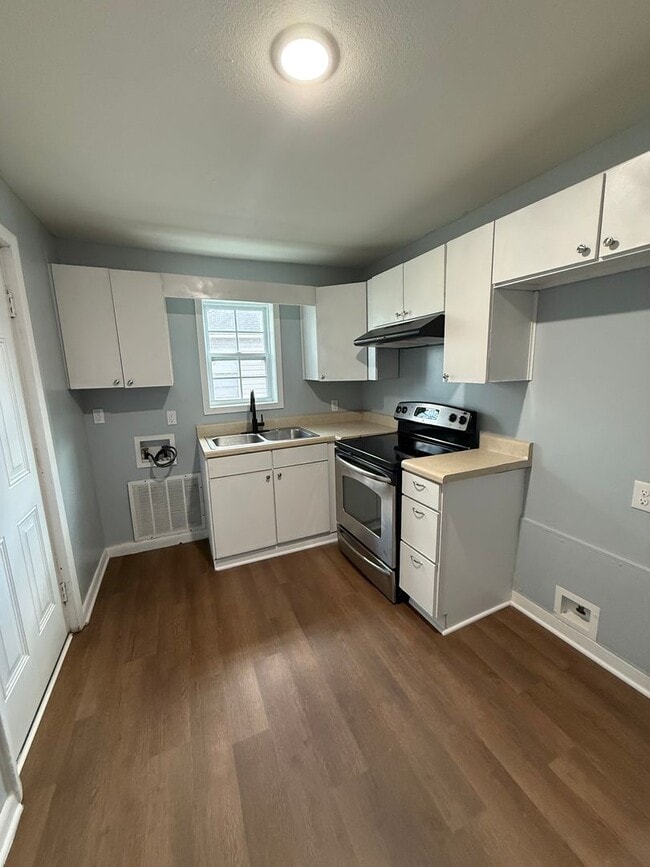 Building Photo - 2 Bed 1 Bath Close to Downtown