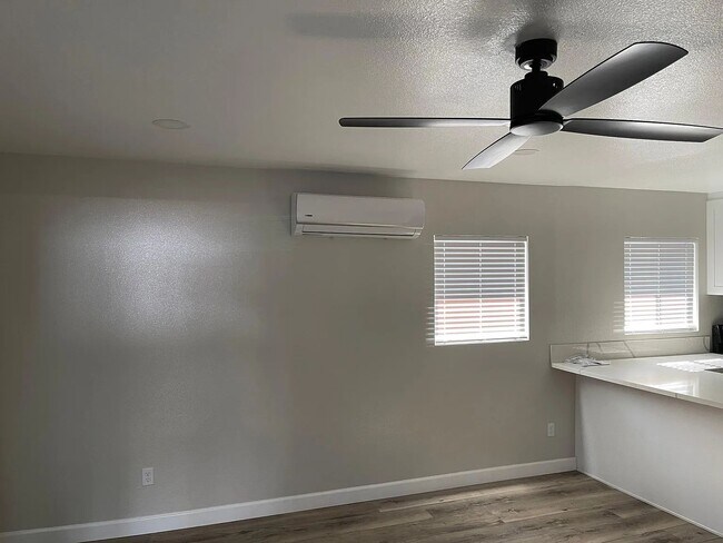 Primary Photo - 1010 Cypress Ave