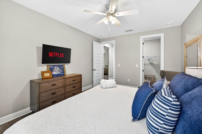 Building Photo - 1826 Beachway Ln