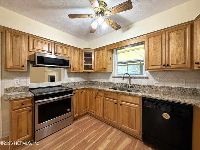 Building Photo - 2359 Sandy Ct