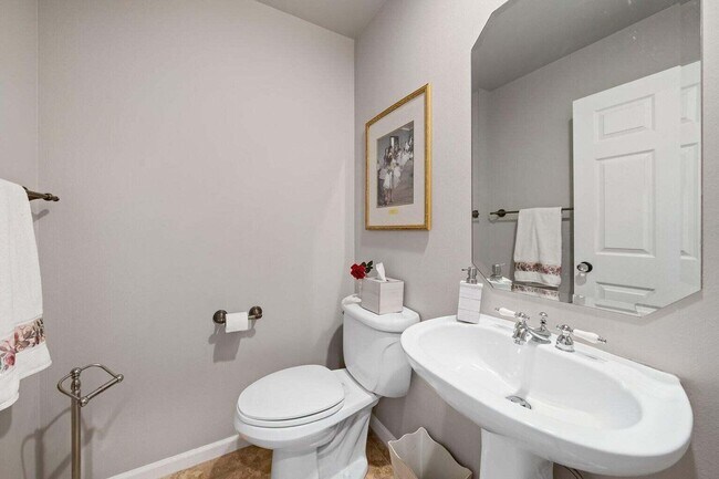 Building Photo - 12919 Hyland Cir