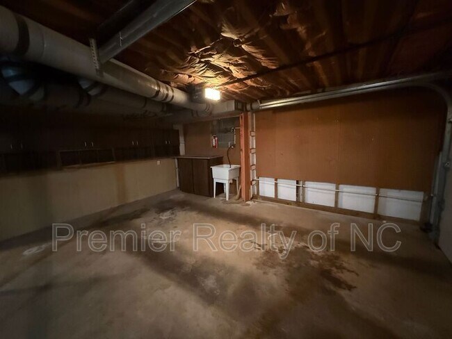 Building Photo - 208 Sonata Dr