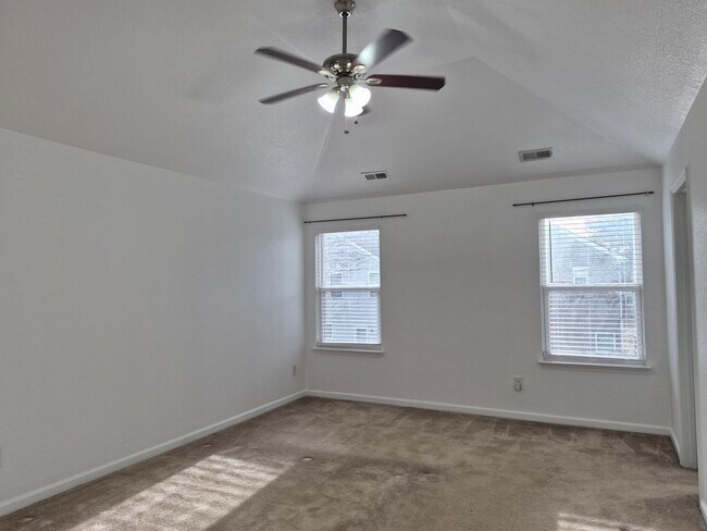 Building Photo - 1723 Fisher Ave