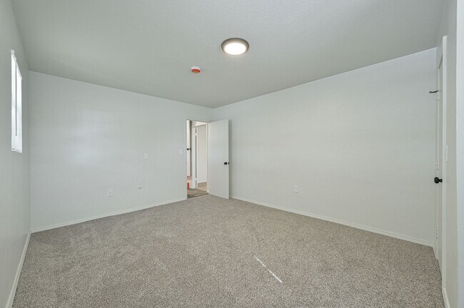 Building Photo - 416 Betty Ln