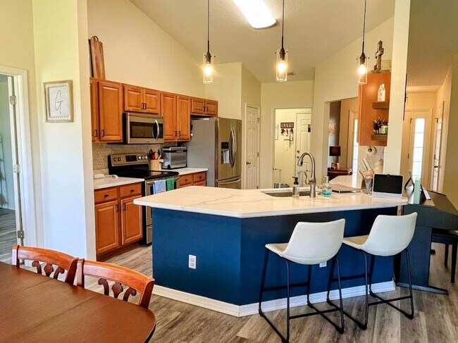 Building Photo - 33 Wheeling Ln