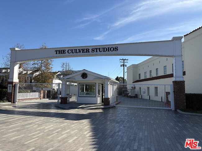 Building Photo - 4181 Lincoln Ave