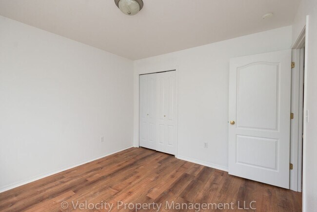 Building Photo - Charming Single Level Redmond Home!
