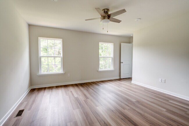 Building Photo - 312 Northfield Heights Ln