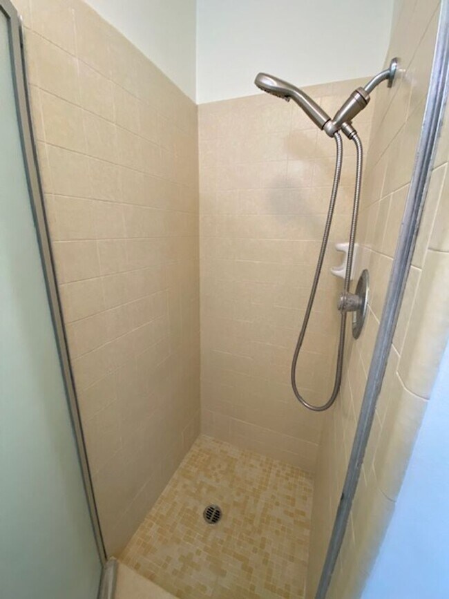 Building Photo - 11755 Tam O'Shanter Dr