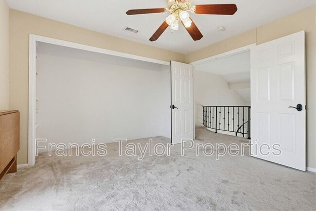 Building Photo - 29059 Meadow Glen Way W