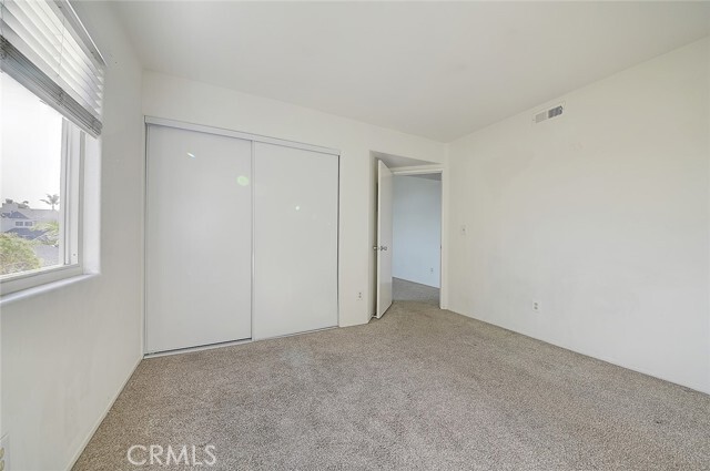 Building Photo - 15151 Columbia Ln