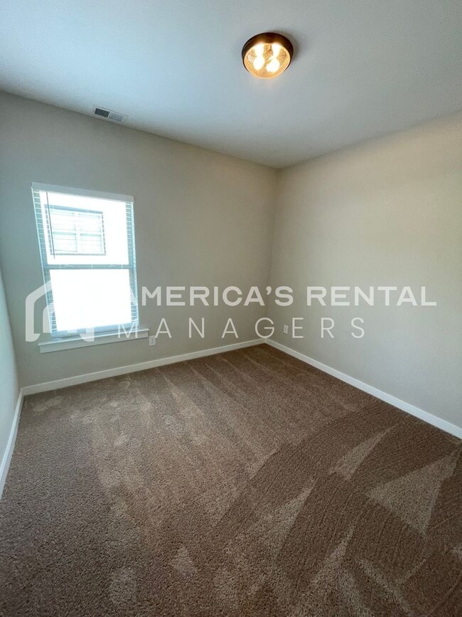 Building Photo - 459 Troubadour Ln
