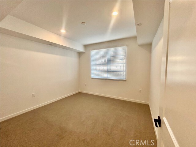 Building Photo - 6114 Valentina Wy