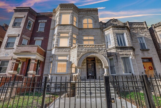 Building Photo - 6426 S Ingleside Ave