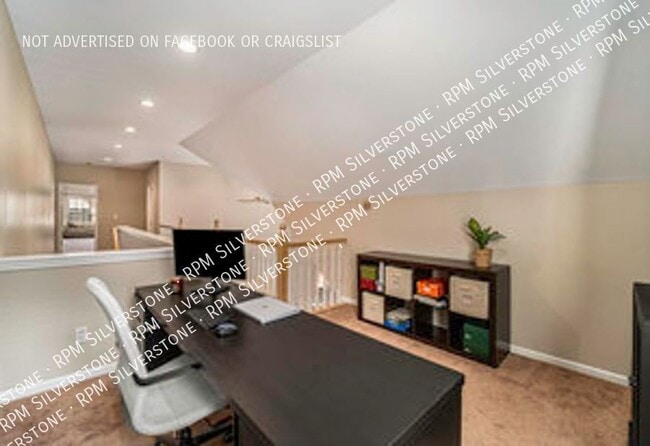 Building Photo - 152 Tiffany-