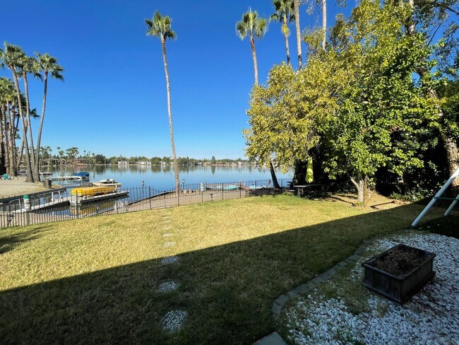 Building Photo - 6520 Havenside Dr