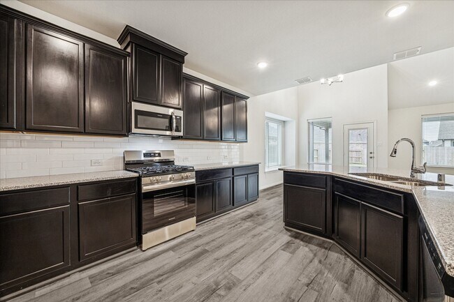 Building Photo - 3018 Myrtle Bch Ln