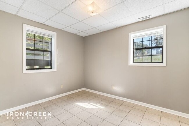 Building Photo - 23 Brookdale Rd
