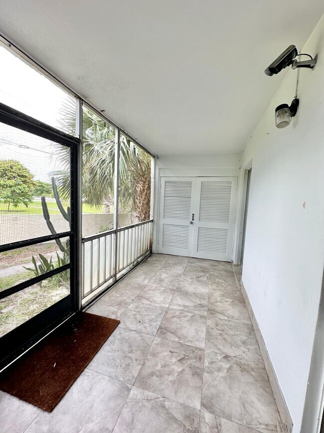 Building Photo - 610 NW 13th St