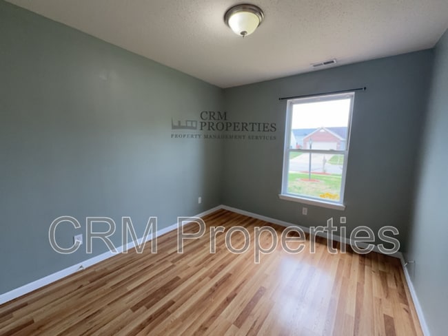 Building Photo - 1058 Springwater Rd