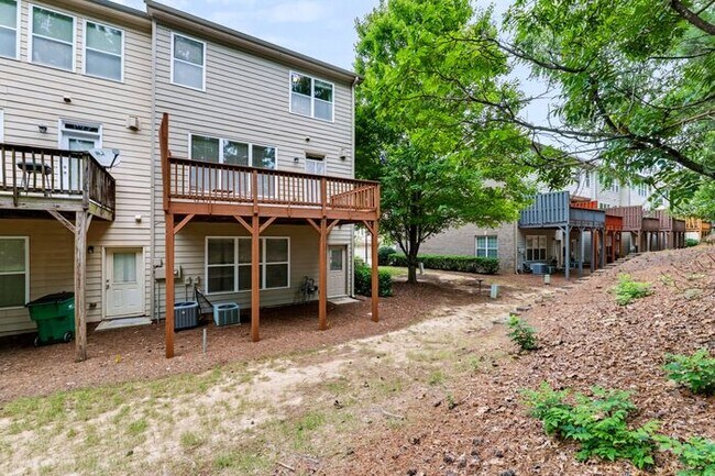 Building Photo - 5716 Pine Oak Dr, Norcross, GA 30092