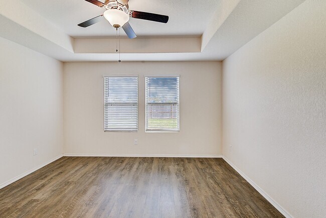 Building Photo - 16711 Twisted Pne Dr