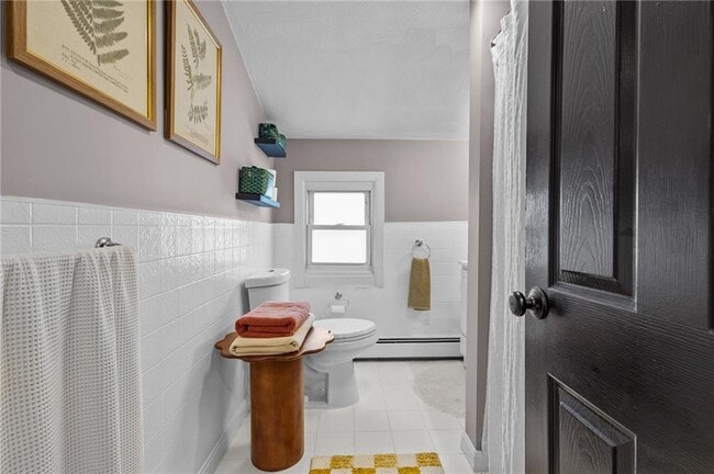 Building Photo - 86 Rochambeau Ave