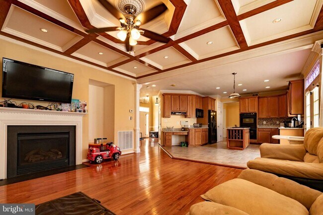 Building Photo - Luxury living in Lorton Valley