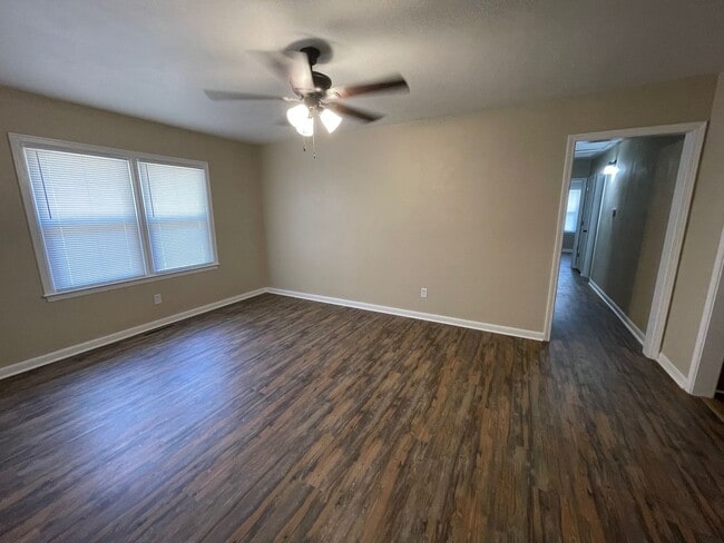Building Photo - 713 W Martin St