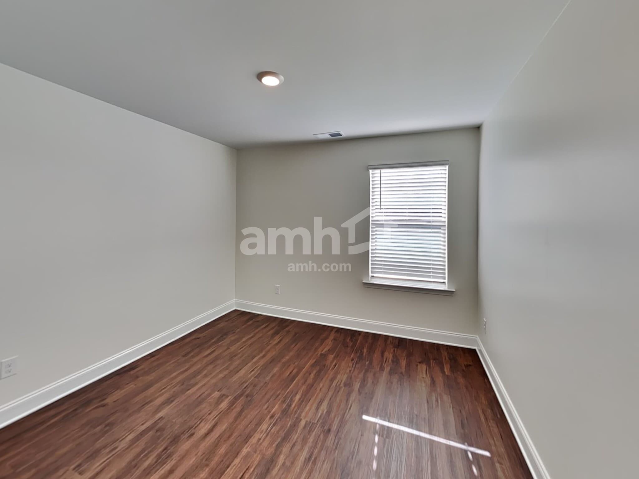 Building Photo - 602 Rivermist Dr